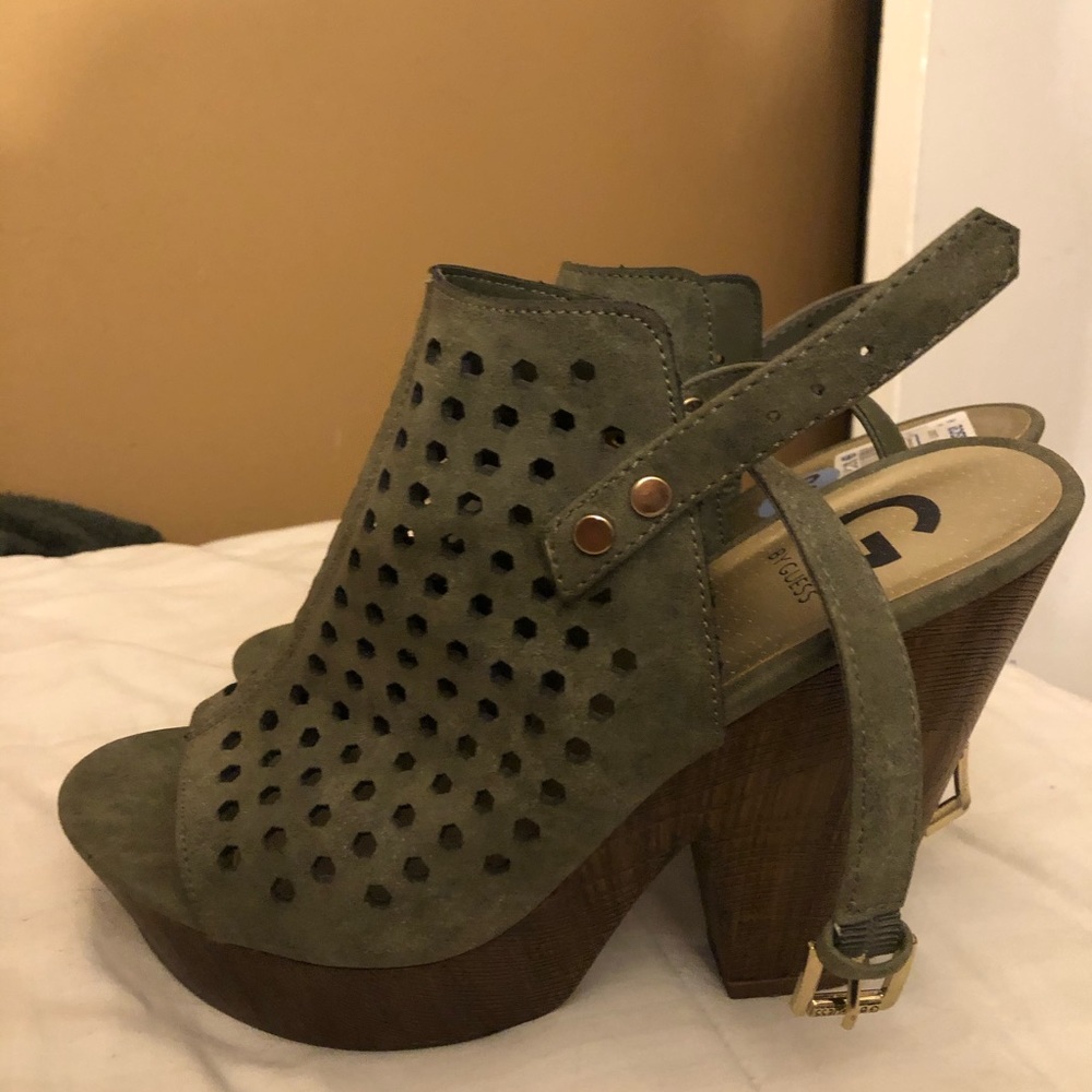 Guess wedges size 8 1/2 new